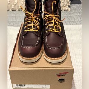 Gently worn Red Wing Heritage Mocs in Black Cherry Excalibur leather. Men’s 8D.